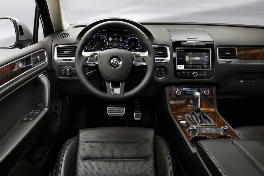  Volkswagen Touareg 2010 года  (фото 34 из 139)
